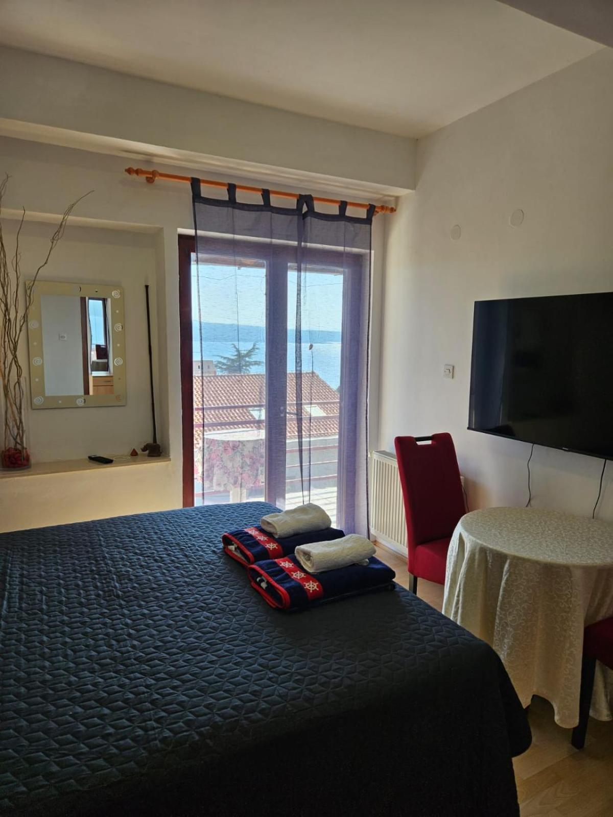 Apartments With Swimming Pool 9X4M Selce Kültér fotó